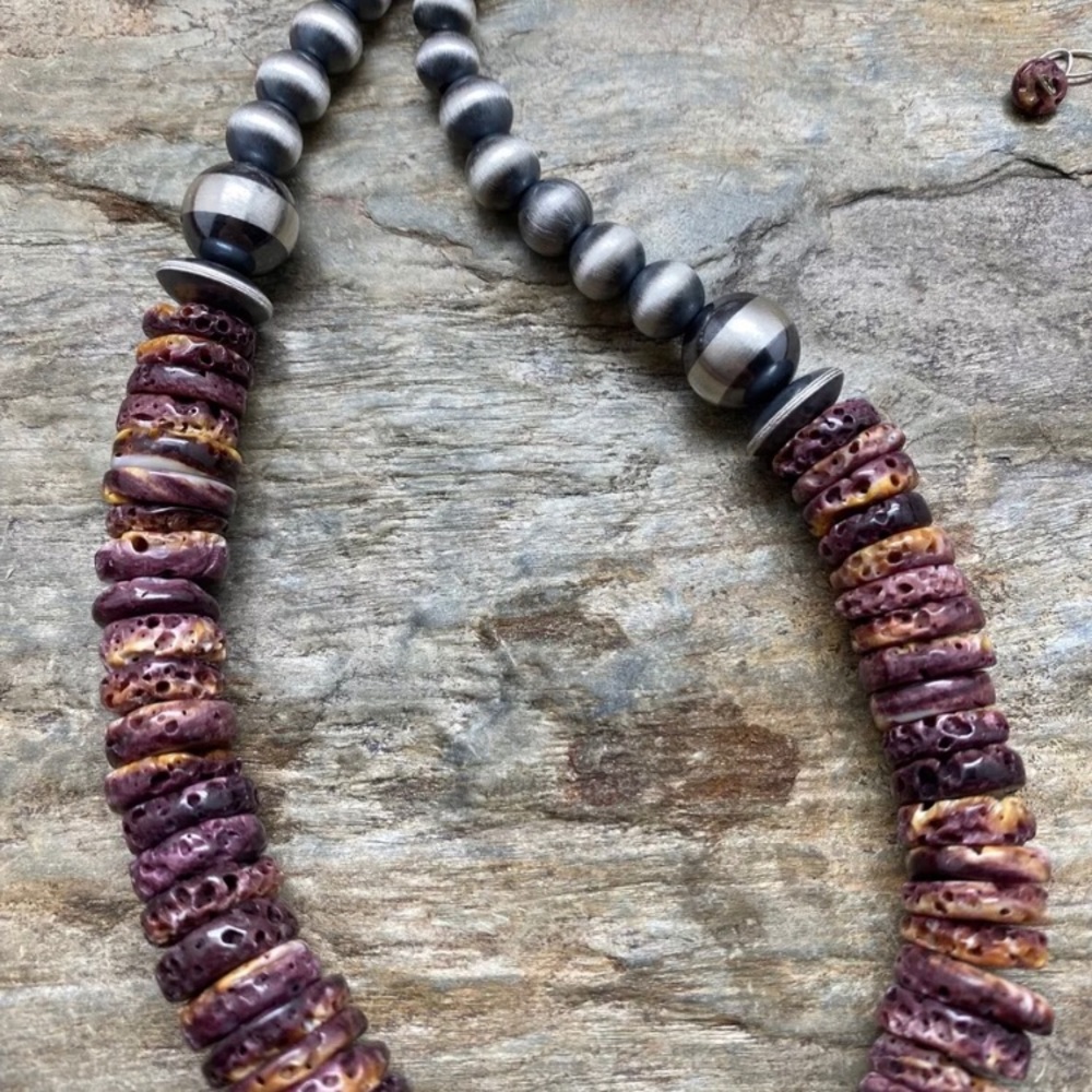 Sterling silver Graduated Purple Spiny Oyster Pearls Necklace - Picture 7 of 12